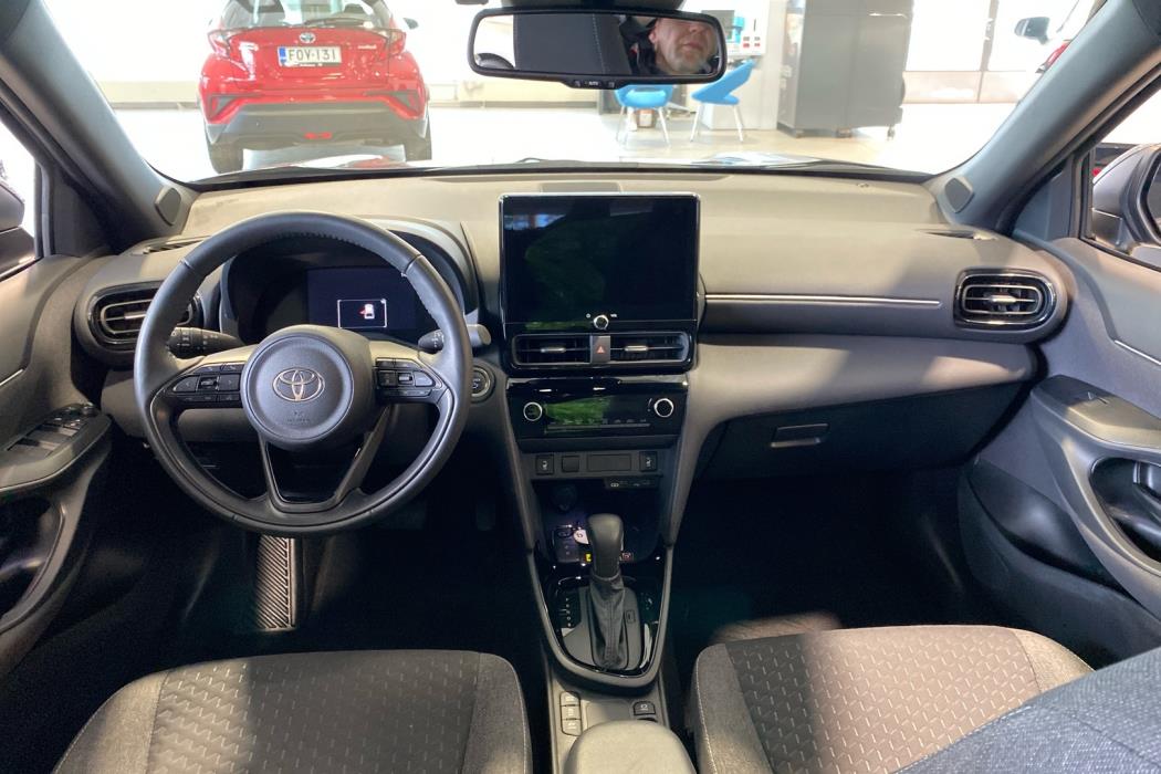 TOYOTA Yaris Cross 2025