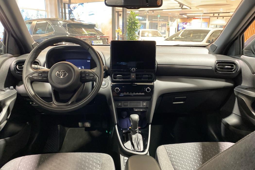 TOYOTA Yaris Cross 2025