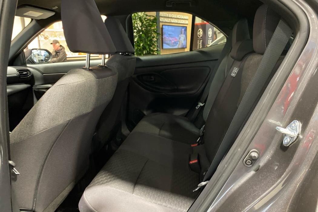 TOYOTA Yaris Cross 2025