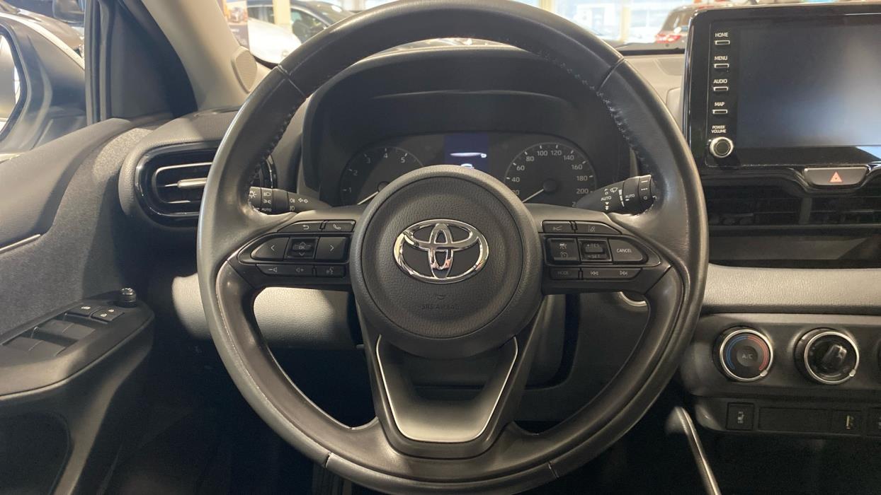 TOYOTA Yaris 2021
