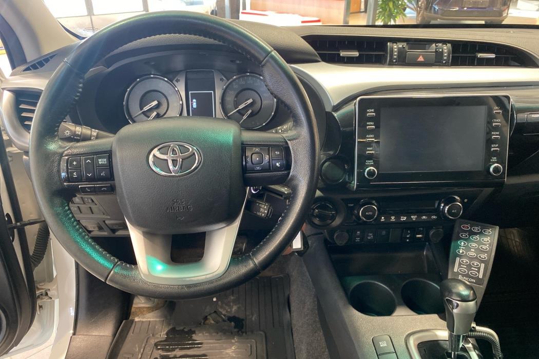 TOYOTA Hilux 2021