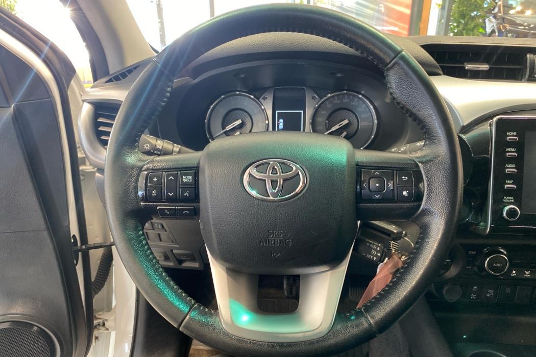 TOYOTA Hilux 2021
