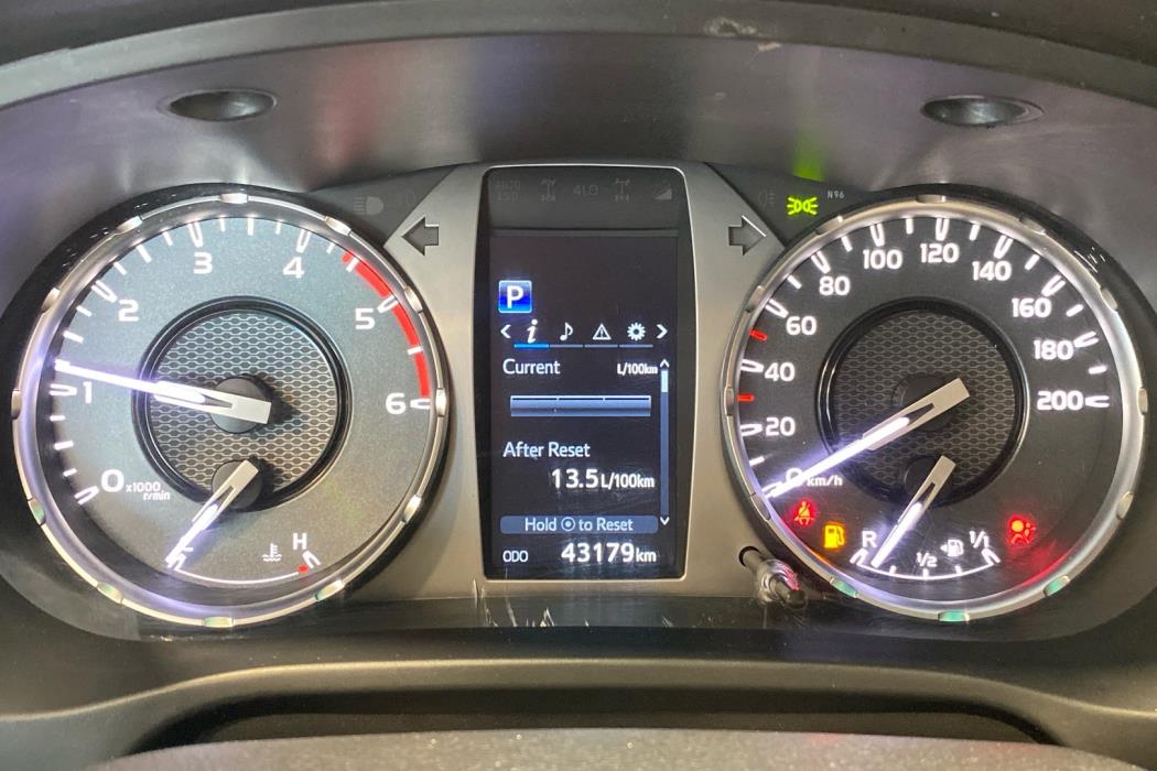 TOYOTA Hilux 2021