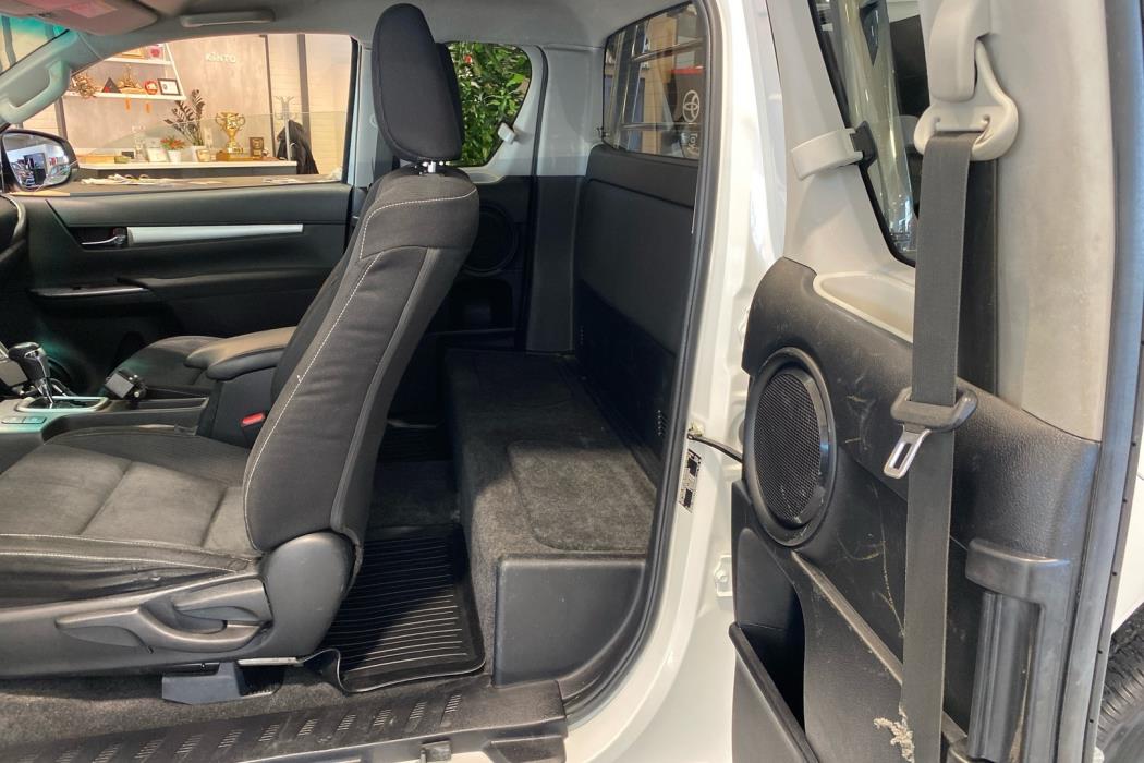 TOYOTA Hilux 2021
