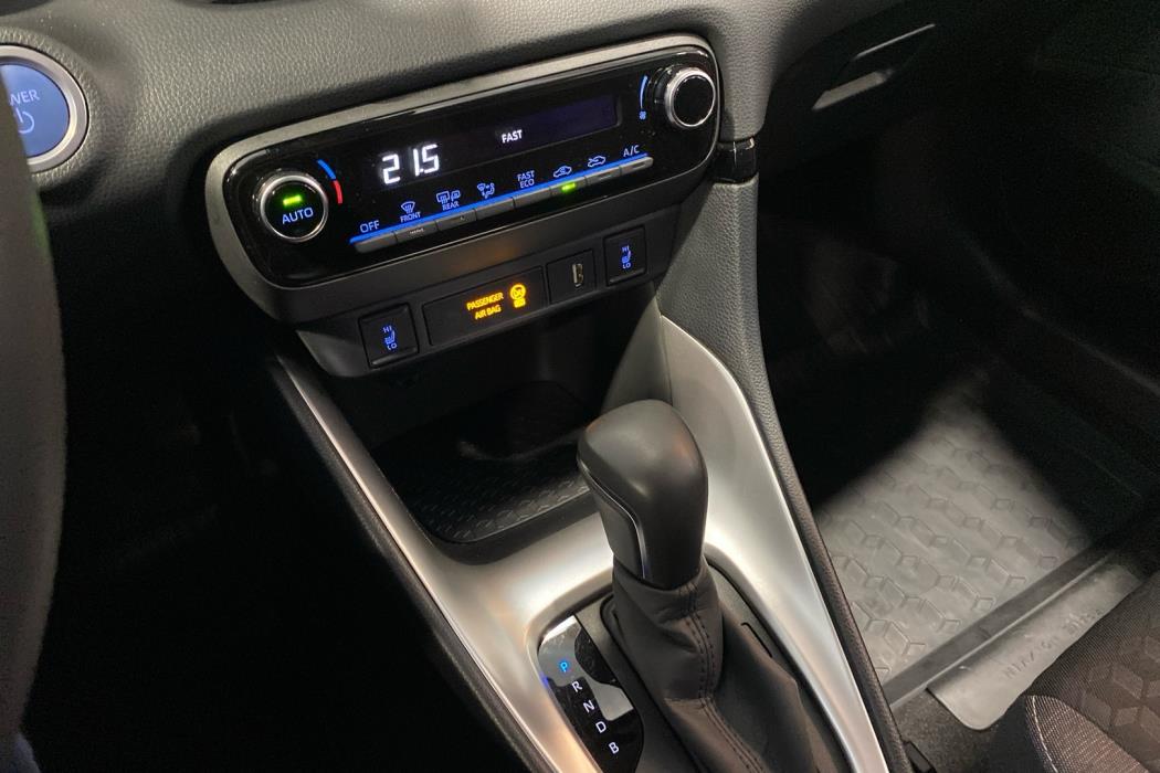 TOYOTA Yaris 2023