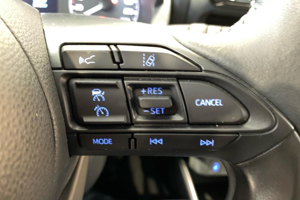 TOYOTA Yaris 2023