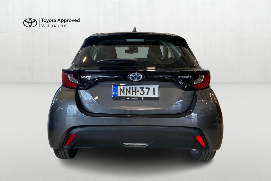 TOYOTA Yaris 2023