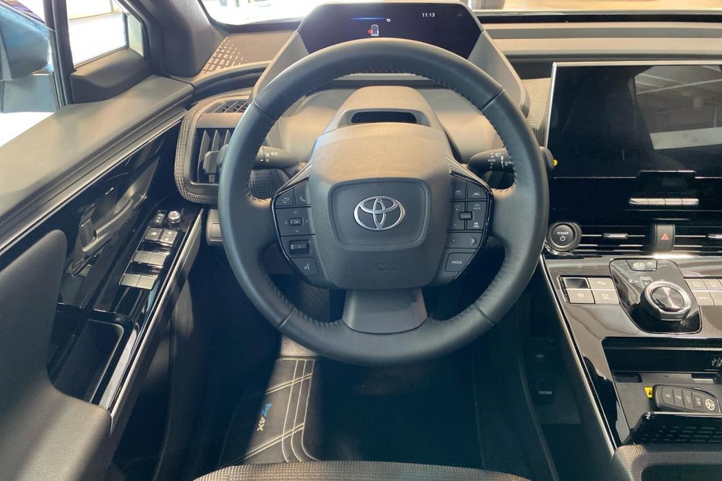 TOYOTA bZ4X 2025