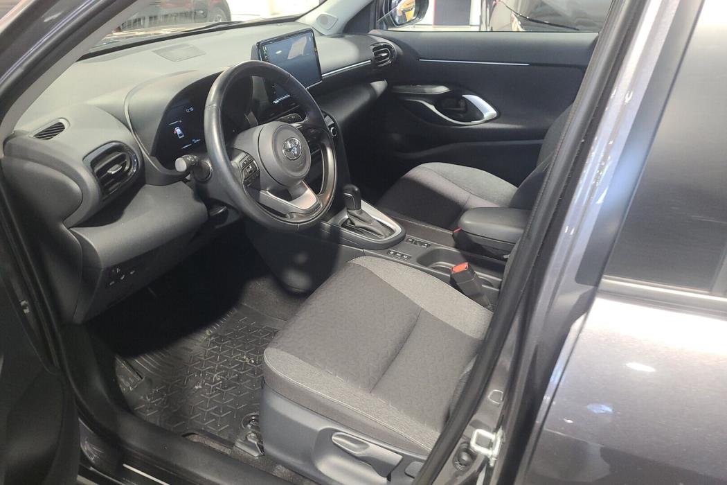 TOYOTA Yaris Cross 2023
