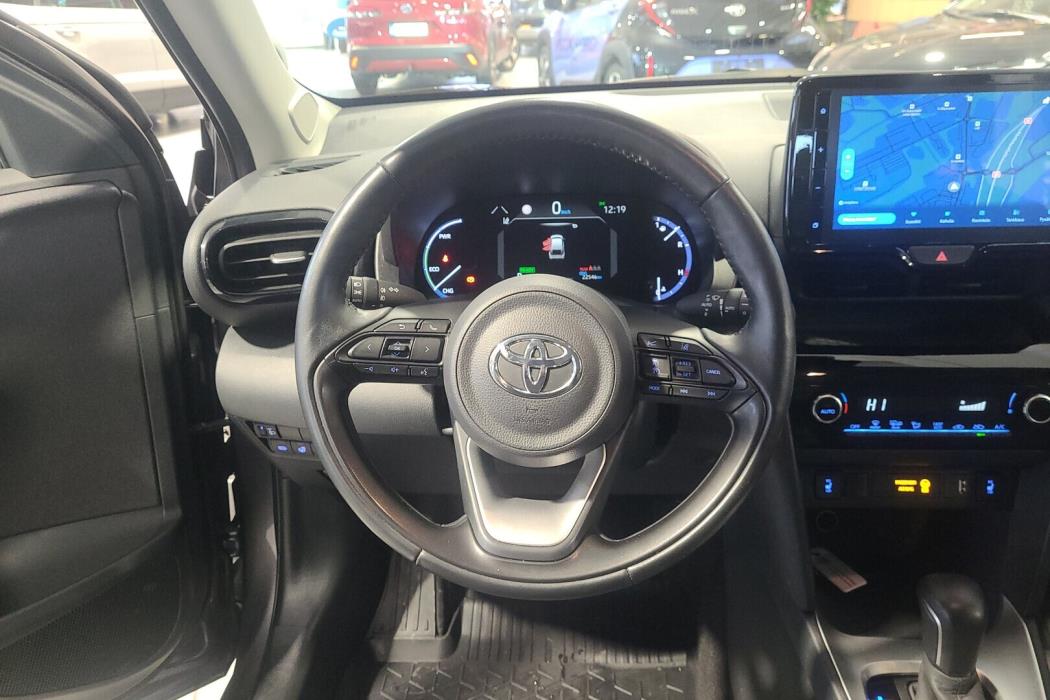 TOYOTA Yaris Cross 2023