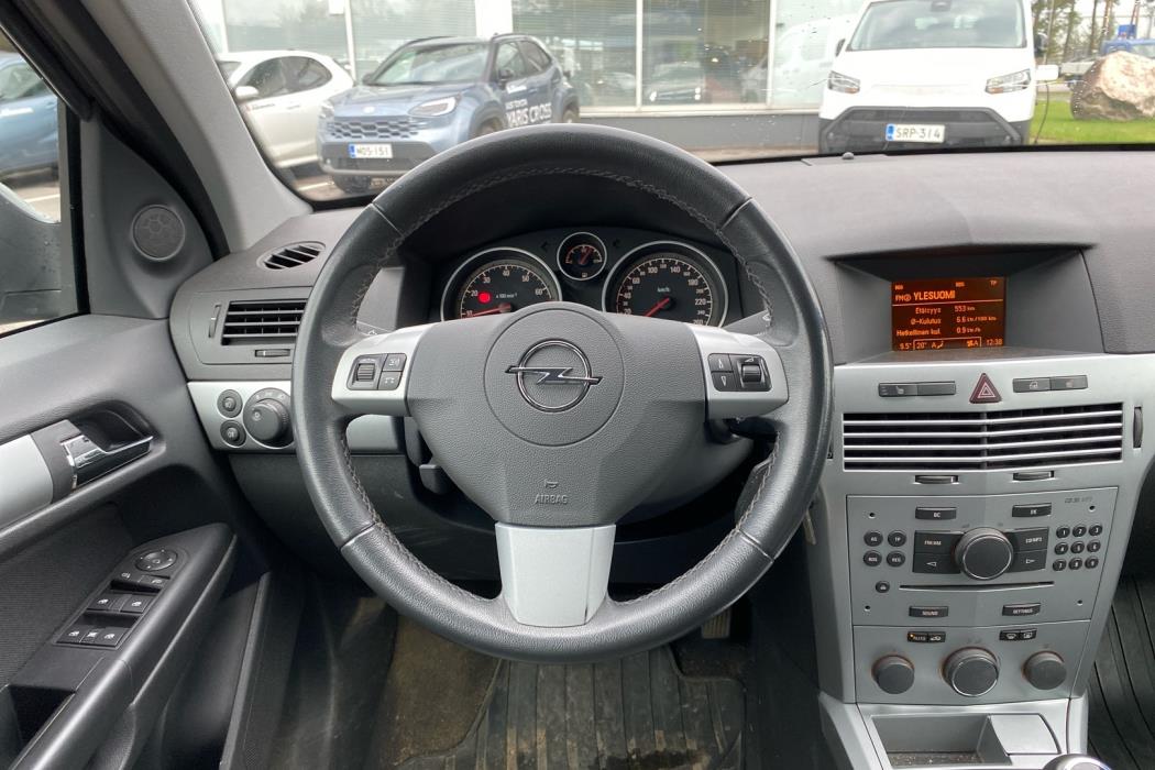 OPEL Astra 2010