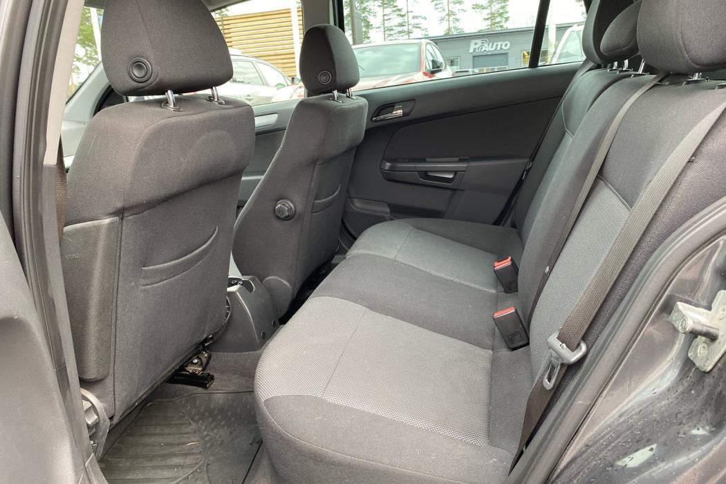 OPEL Astra 2010