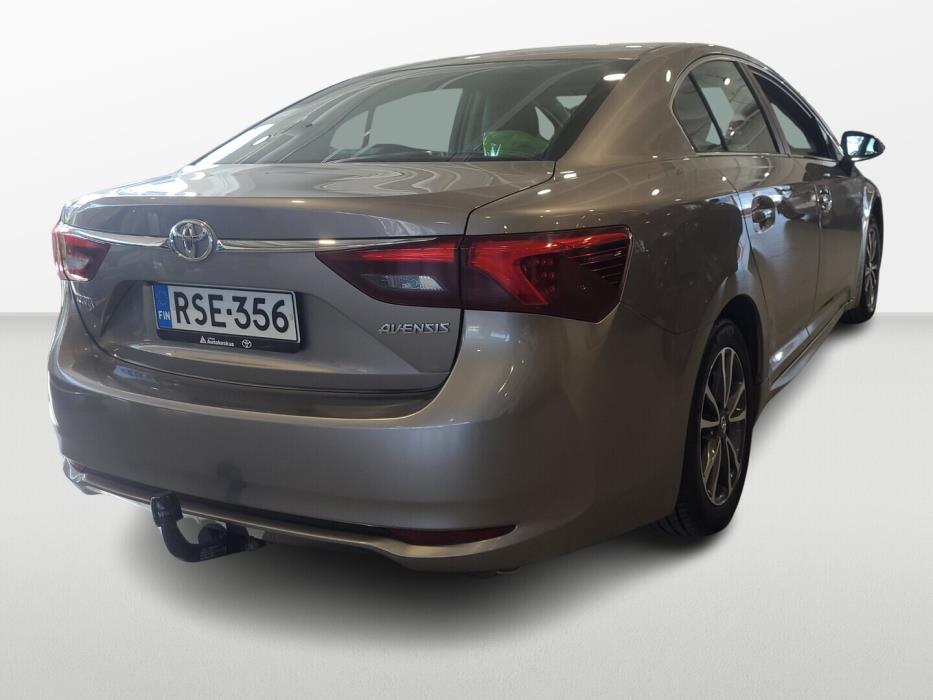 TOYOTA Avensis 2015