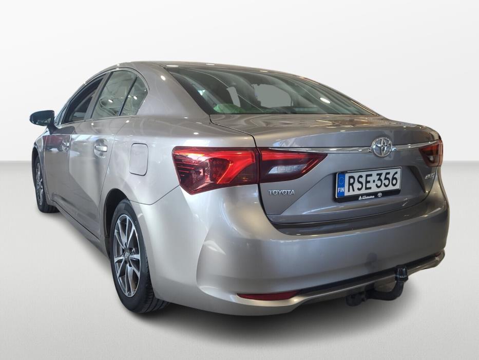 TOYOTA Avensis 2015