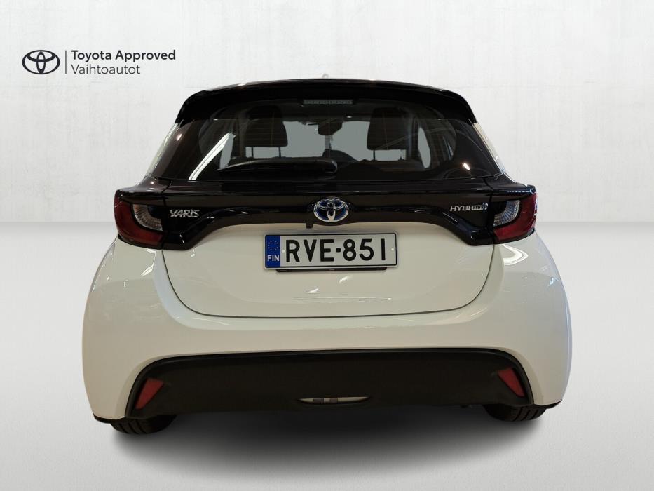 TOYOTA Yaris 2023