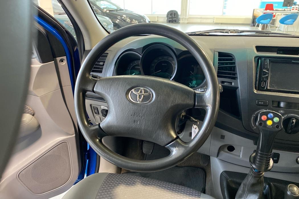 TOYOTA Hilux 2010