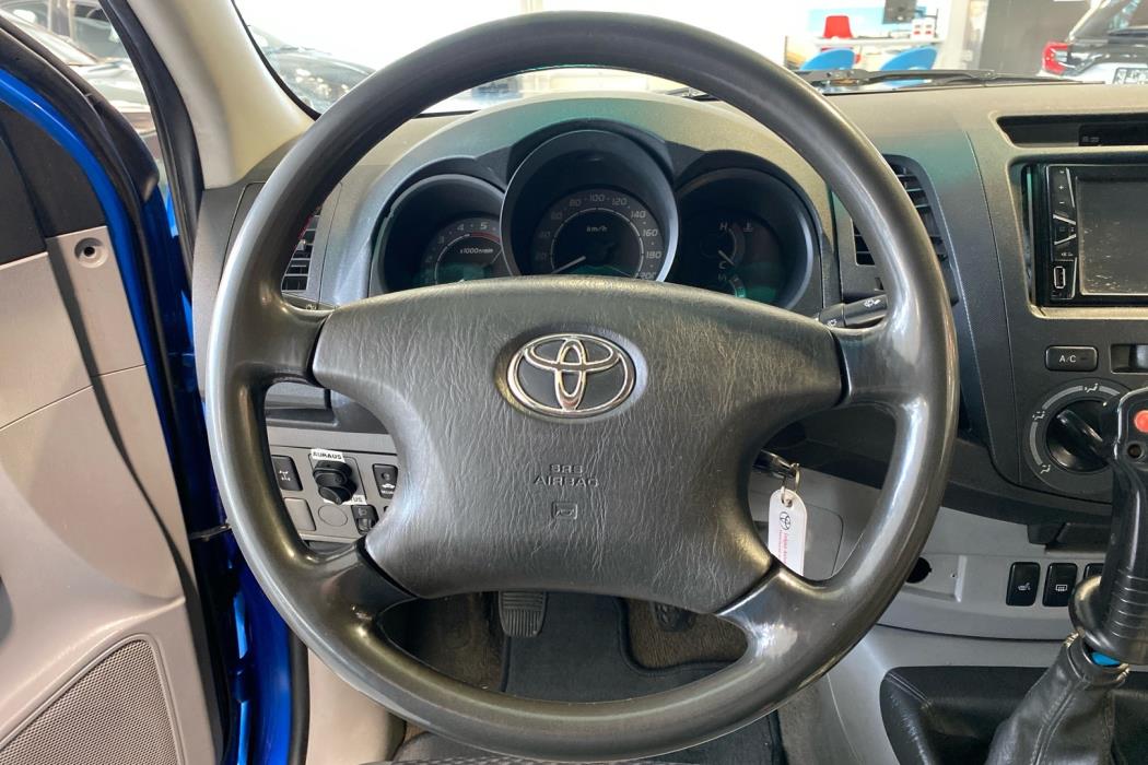 TOYOTA Hilux 2010