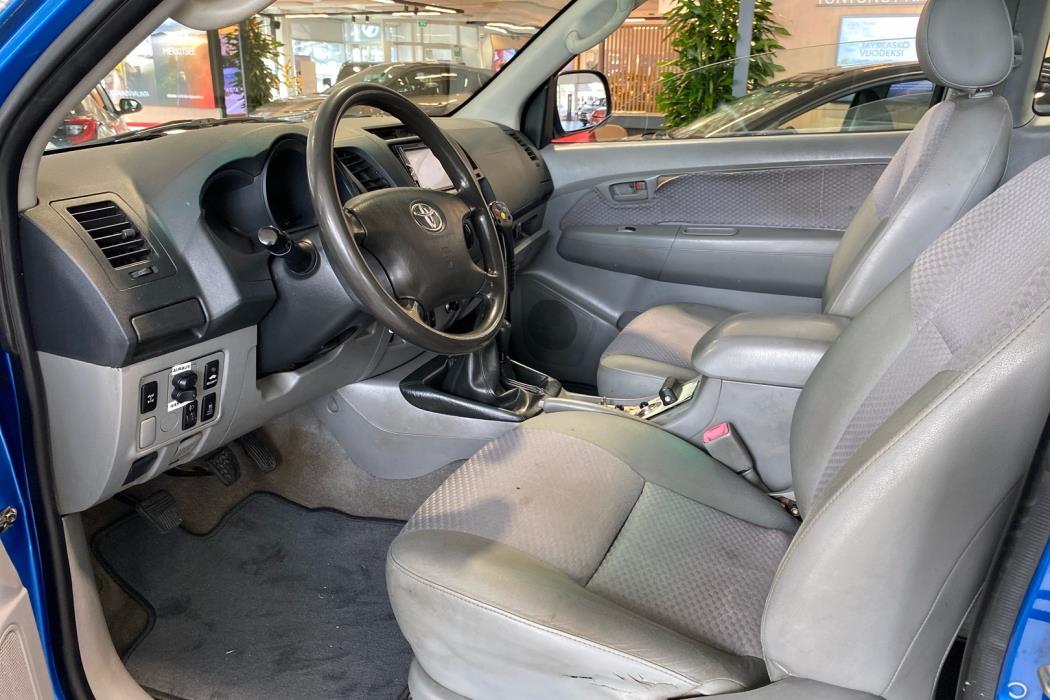 TOYOTA Hilux 2010