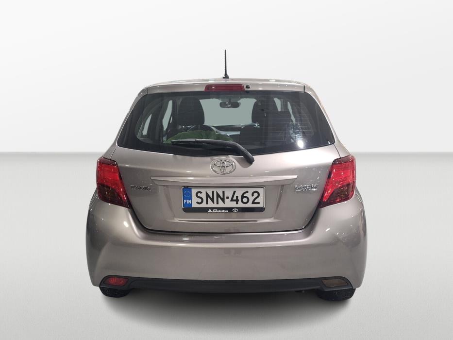 TOYOTA Yaris 2015