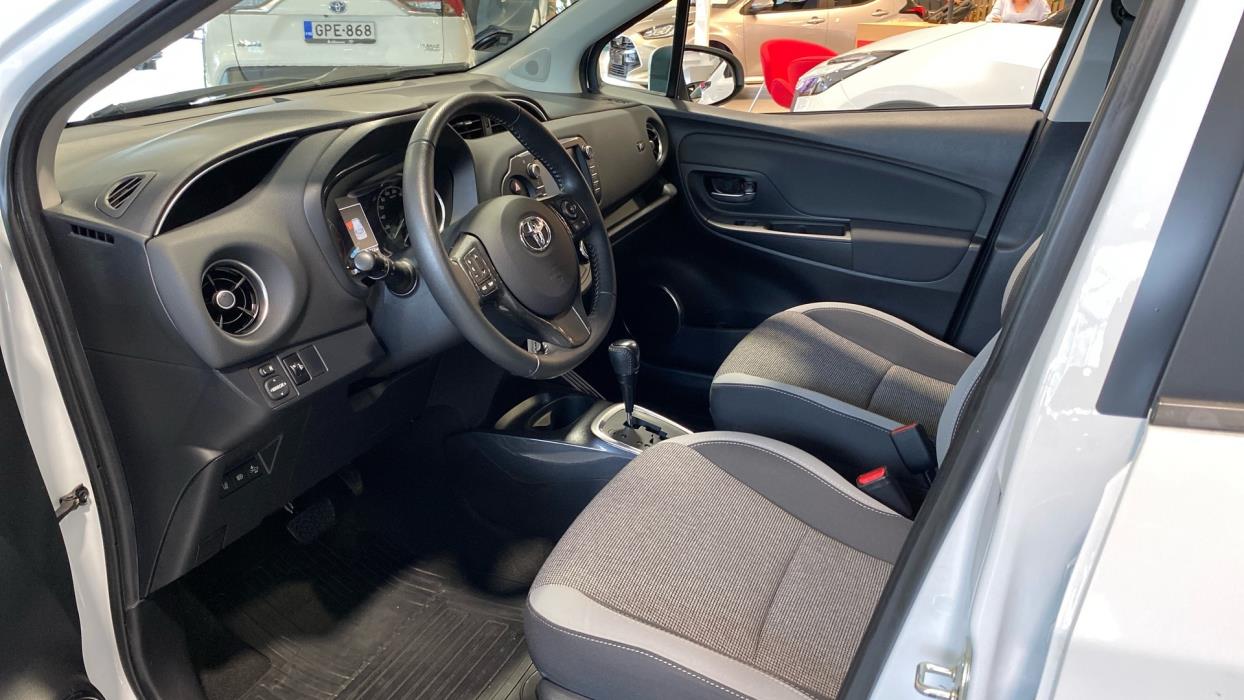 TOYOTA Yaris 2020