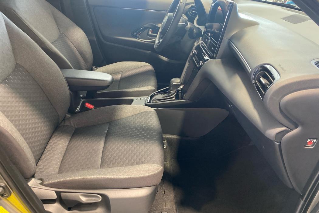 TOYOTA Yaris Cross 2025