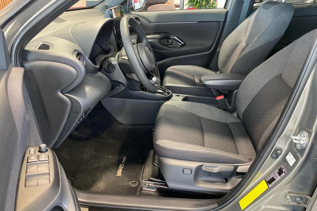 TOYOTA Yaris Cross 2025