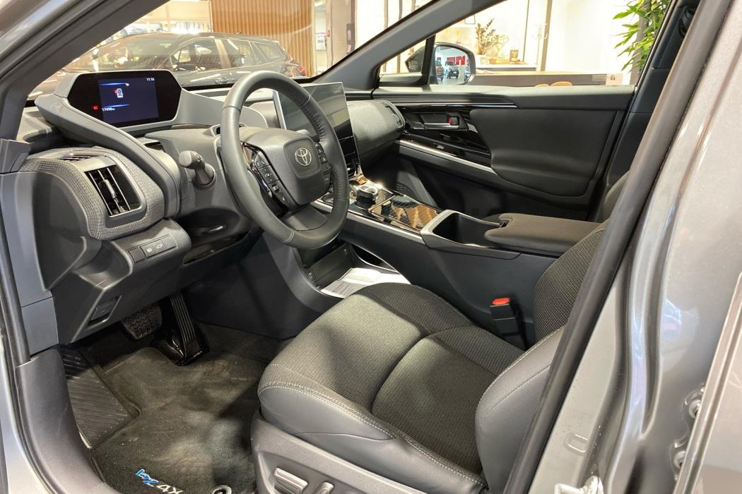 TOYOTA bZ4X 2025