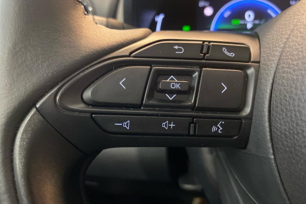 TOYOTA YARIS 2025