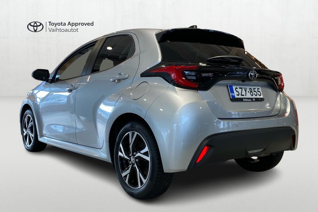 TOYOTA YARIS 2025