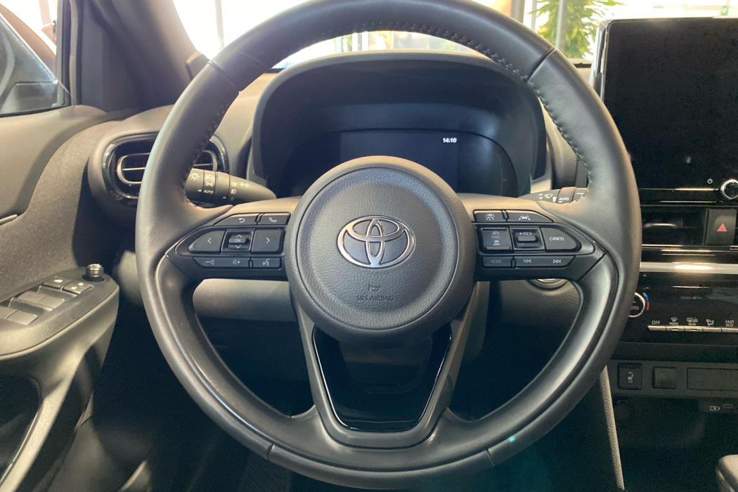 TOYOTA Yaris Cross 2025