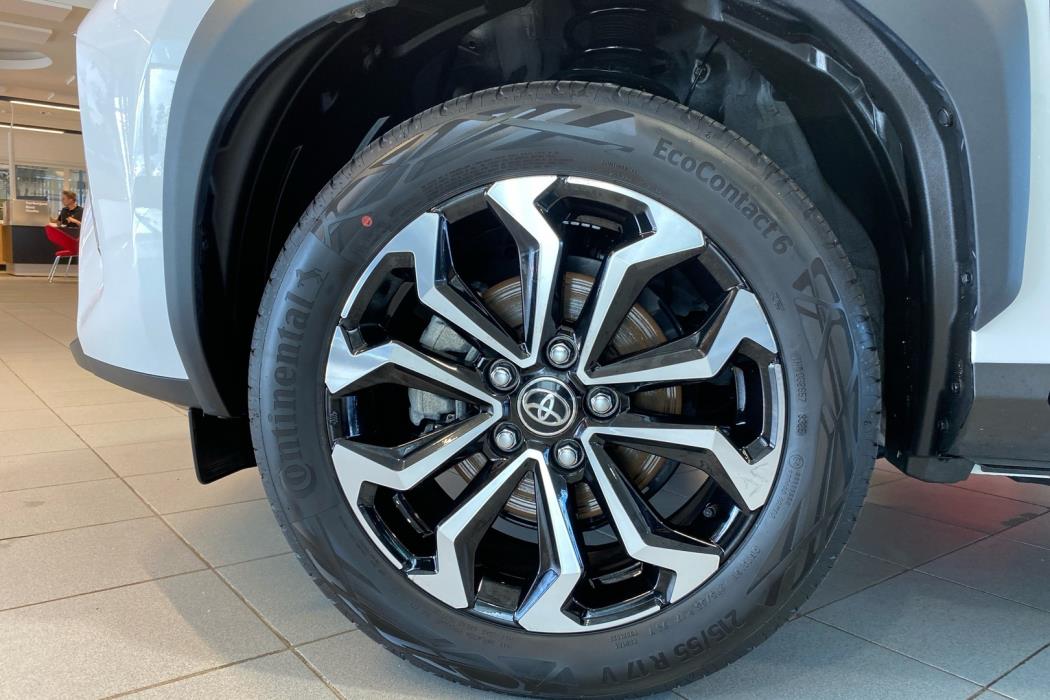 TOYOTA Yaris Cross 2025