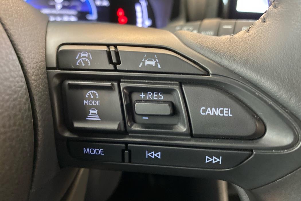 TOYOTA Yaris Cross 2025