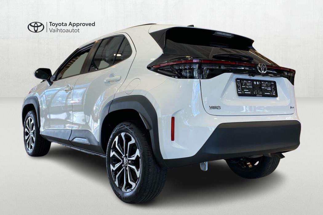 TOYOTA Yaris Cross 2025