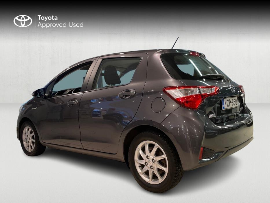TOYOTA Yaris 2017