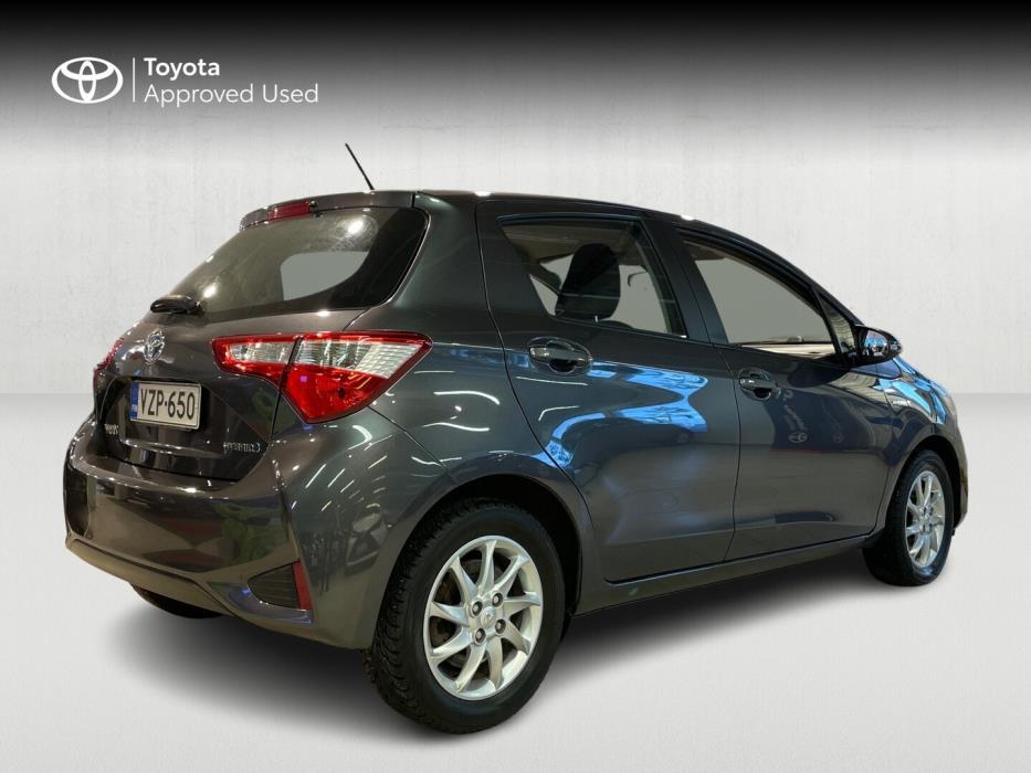 TOYOTA Yaris 2017