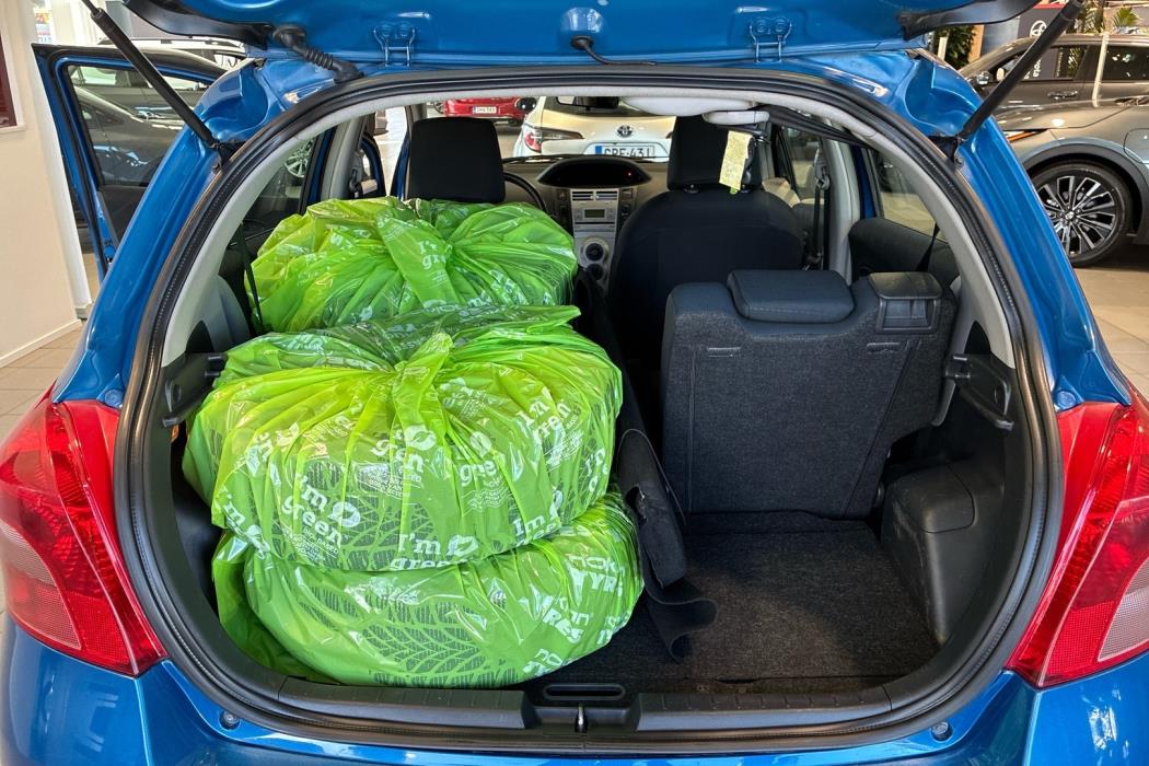 TOYOTA Yaris 2006