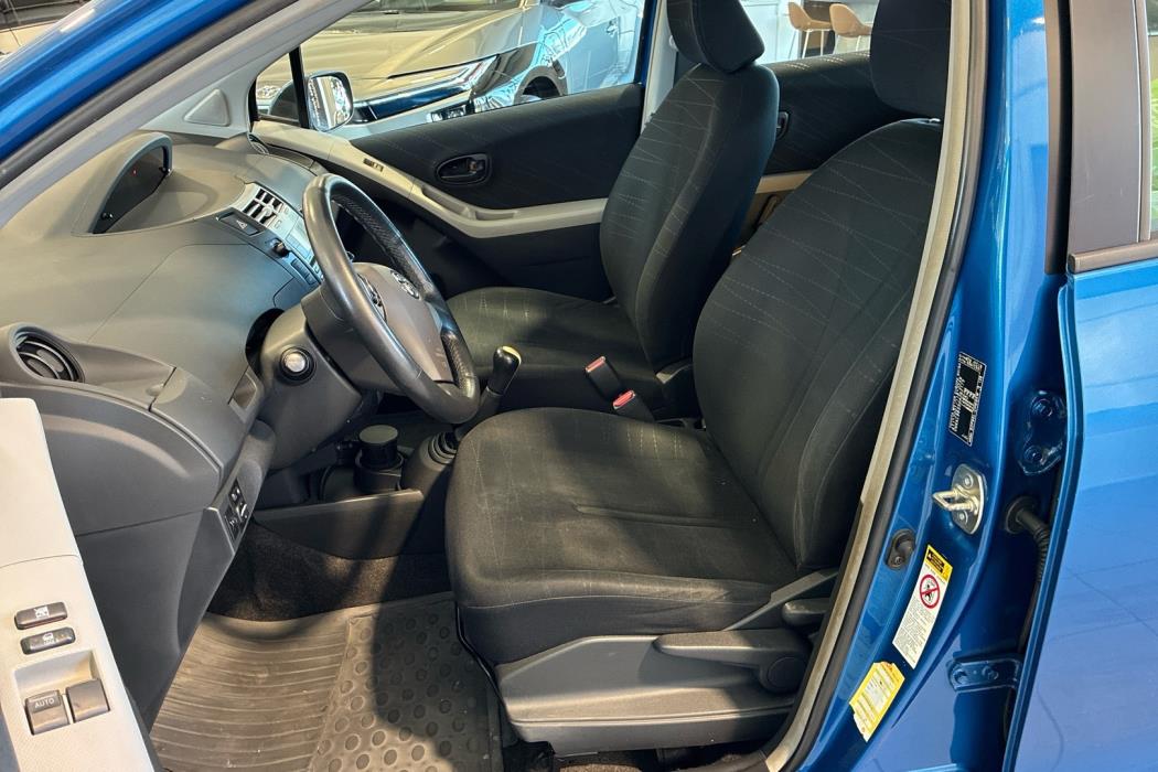 TOYOTA Yaris 2006