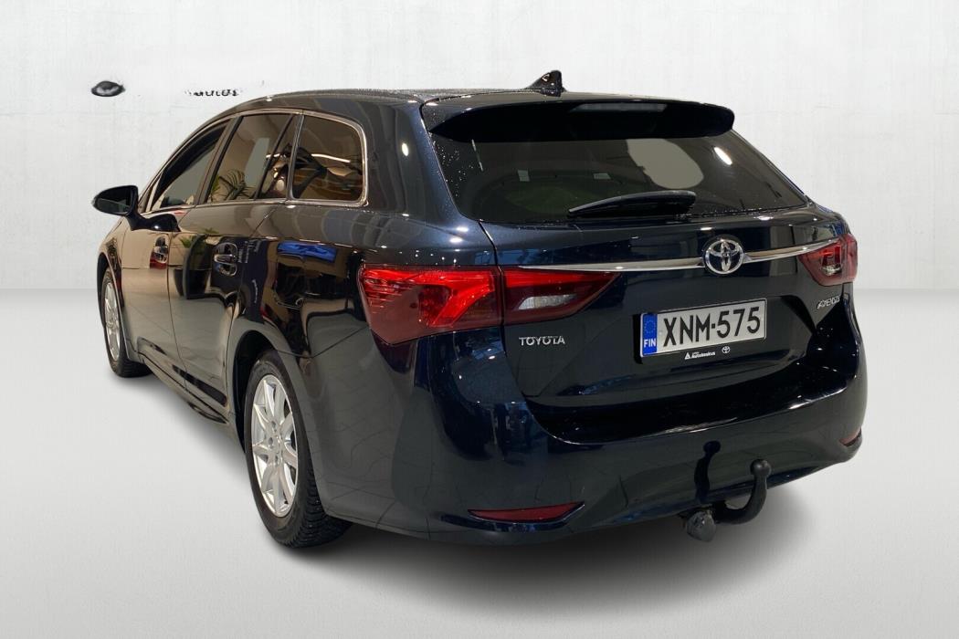 TOYOTA Avensis 2015