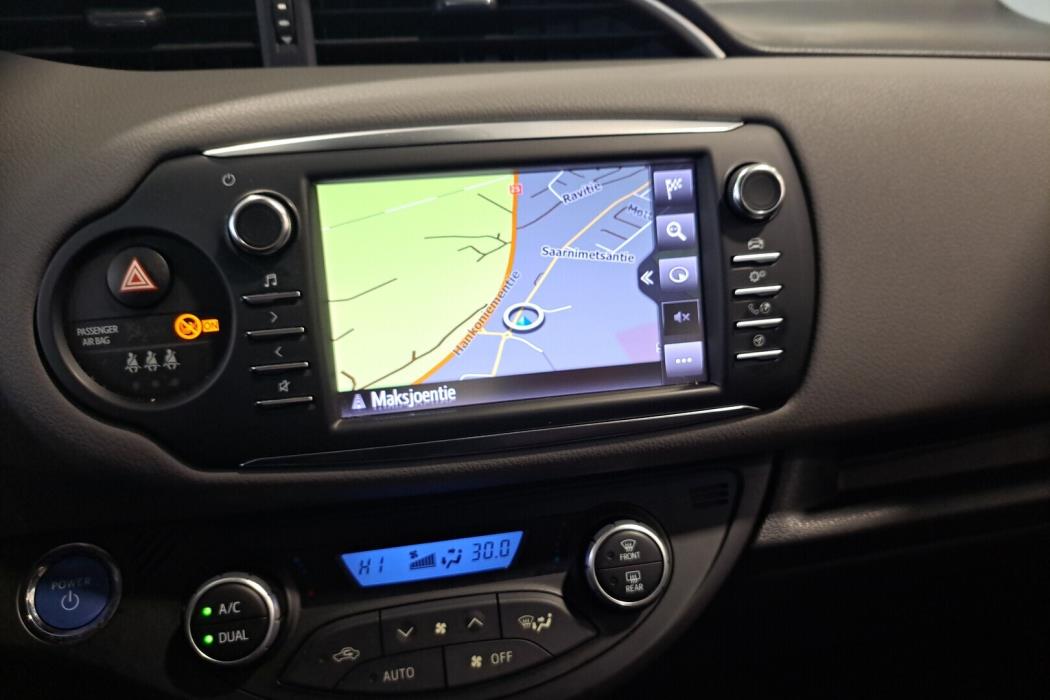 TOYOTA Yaris 2018