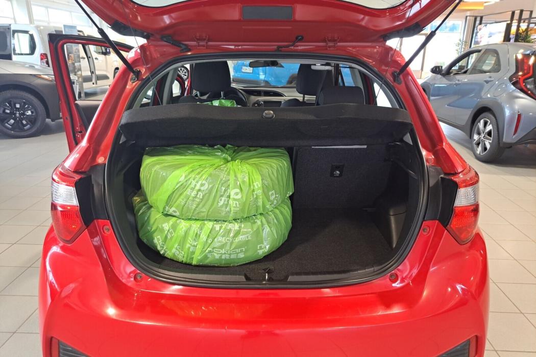 TOYOTA Yaris 2018