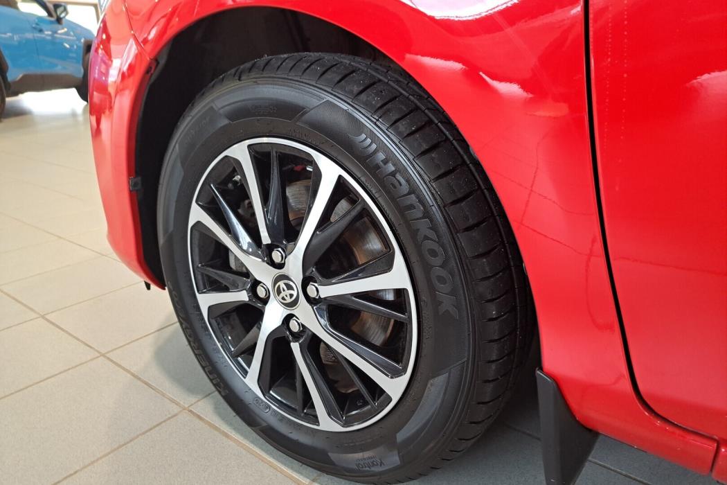 TOYOTA Yaris 2018