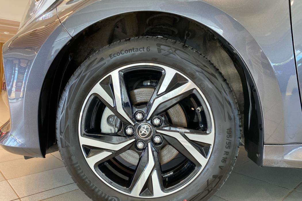 TOYOTA YARIS 2025