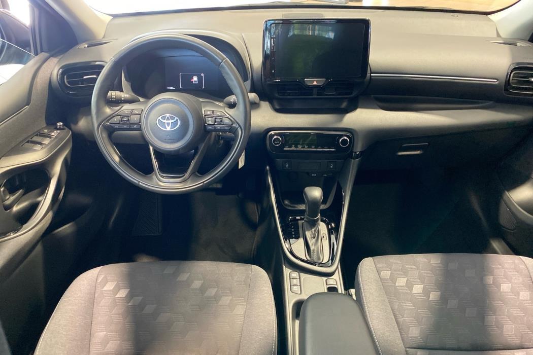 TOYOTA YARIS 2025