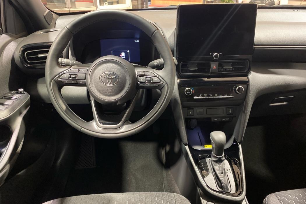 TOYOTA Yaris Cross 2025