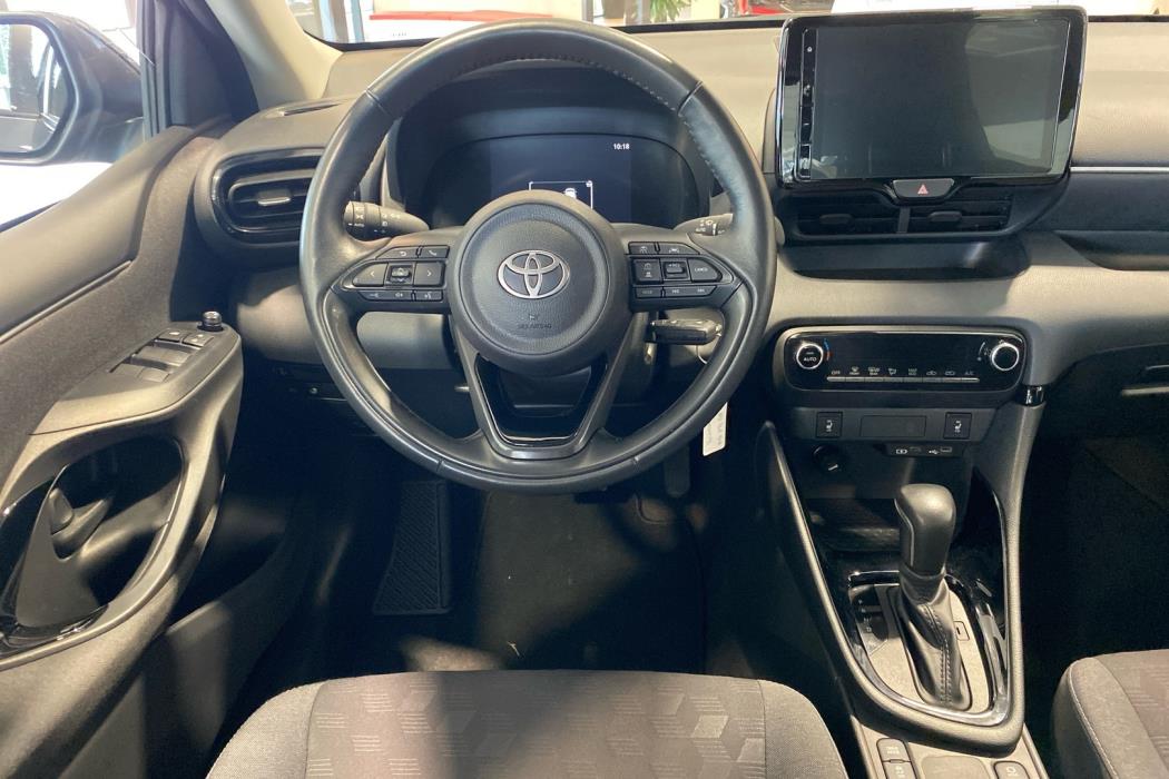 TOYOTA YARIS 2025