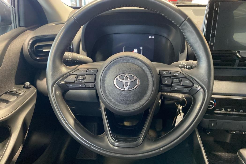 TOYOTA YARIS 2025