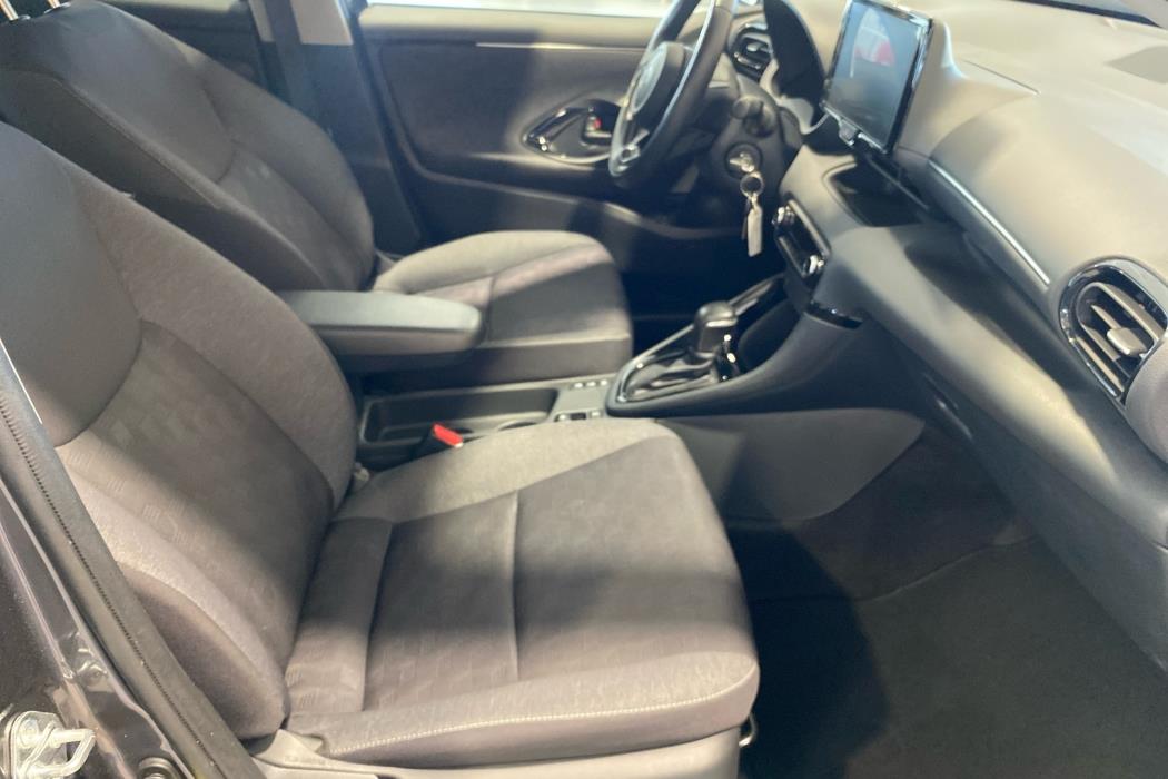TOYOTA YARIS 2025