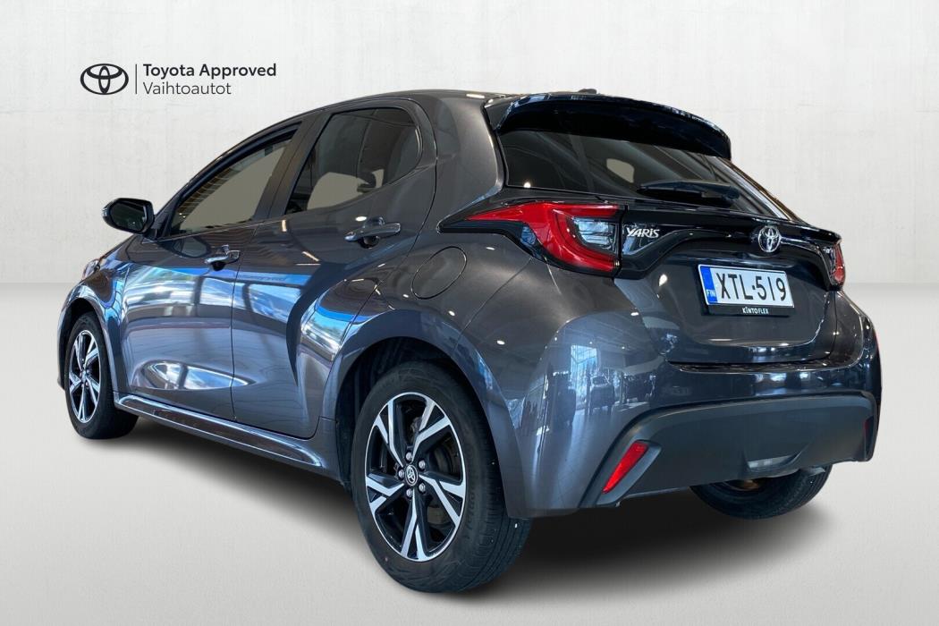 TOYOTA YARIS 2025