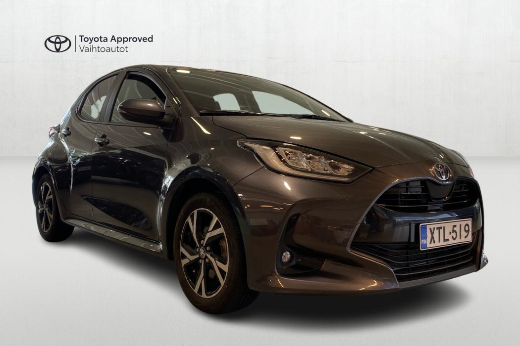 TOYOTA YARIS 2025