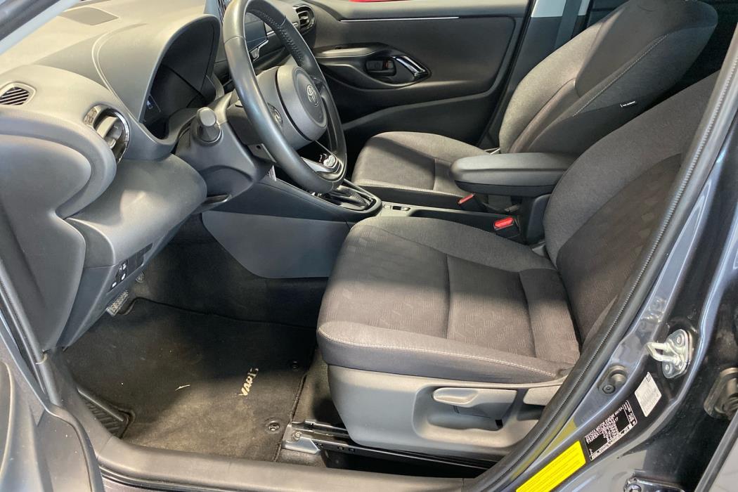 TOYOTA YARIS 2025